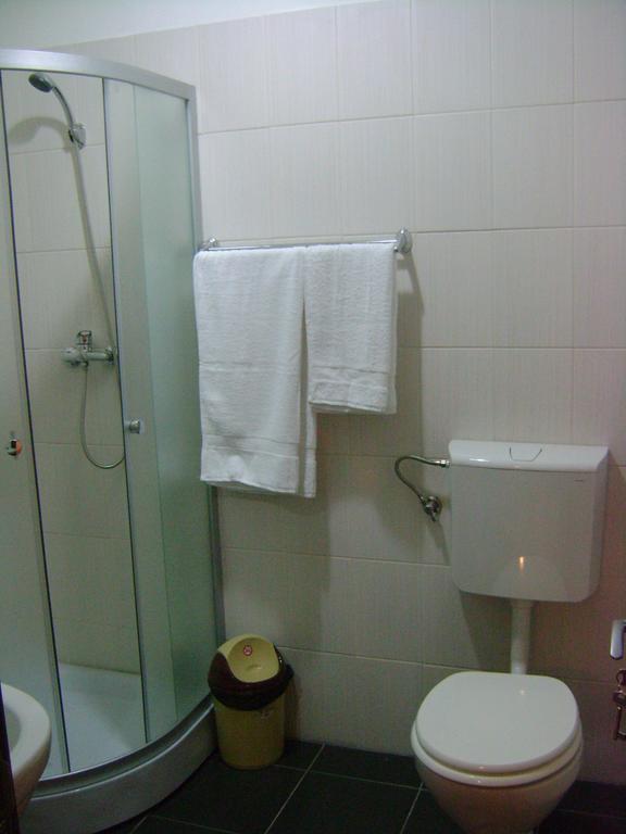 Hotel Babilon Бухарест Номер фото